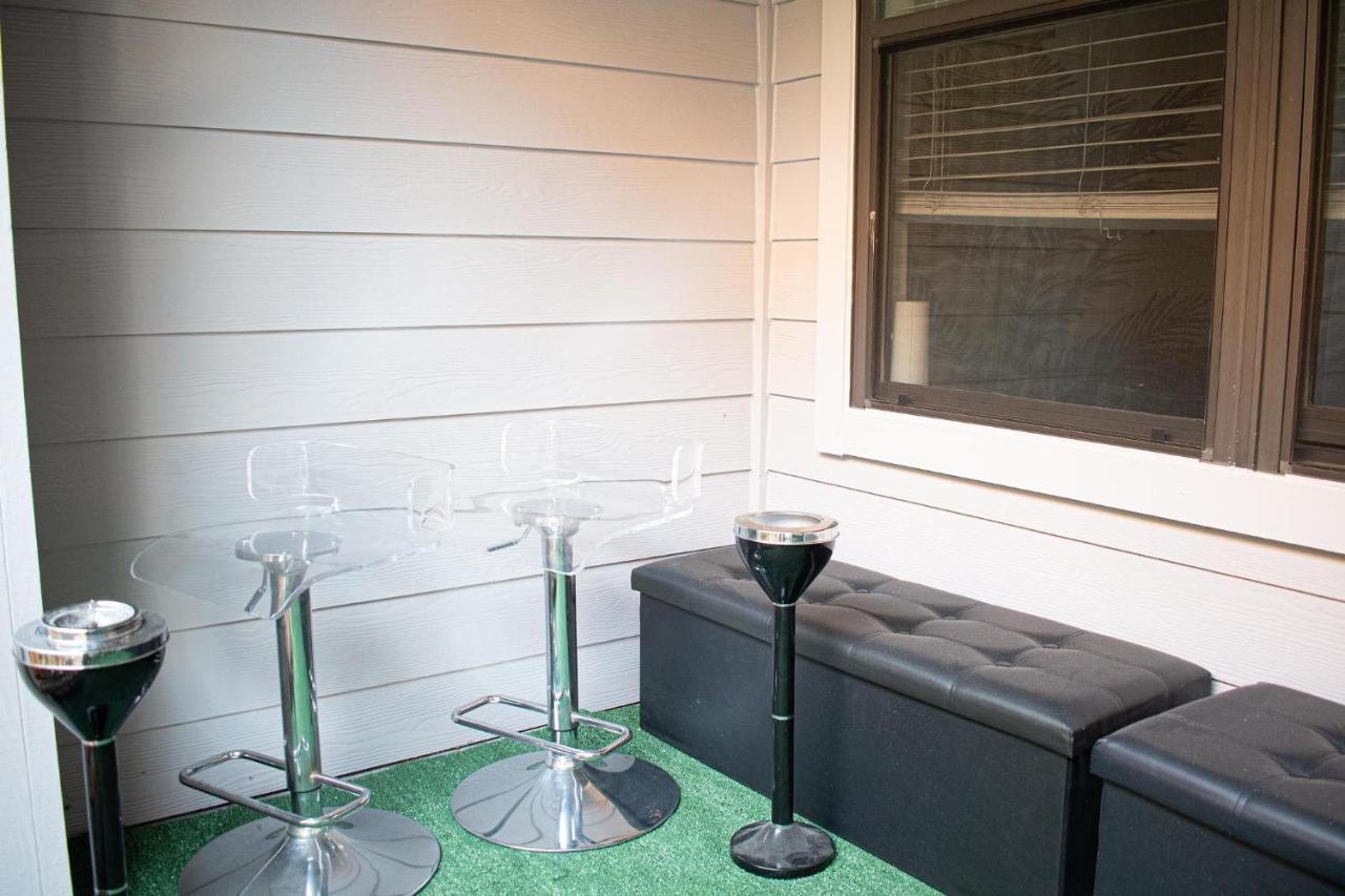 Midtown Contemporary Luxury 1bd-pool-gym-patio-office